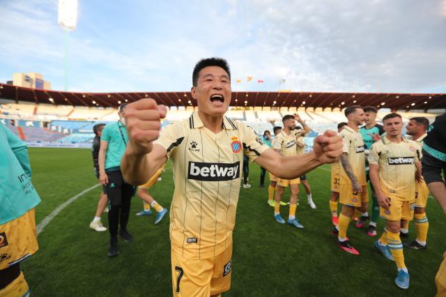 1620511982827029776.jpg E05D00MWEAUPEj5.jpg